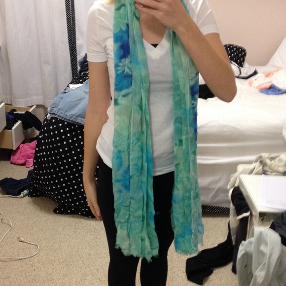 Blue and green flower printed skarf