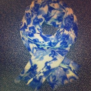 BUNDLED Lucky Brand scarf