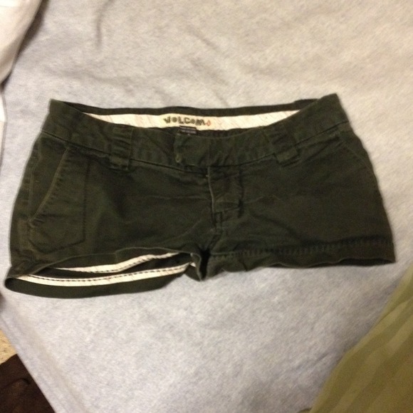 Volcom shorts