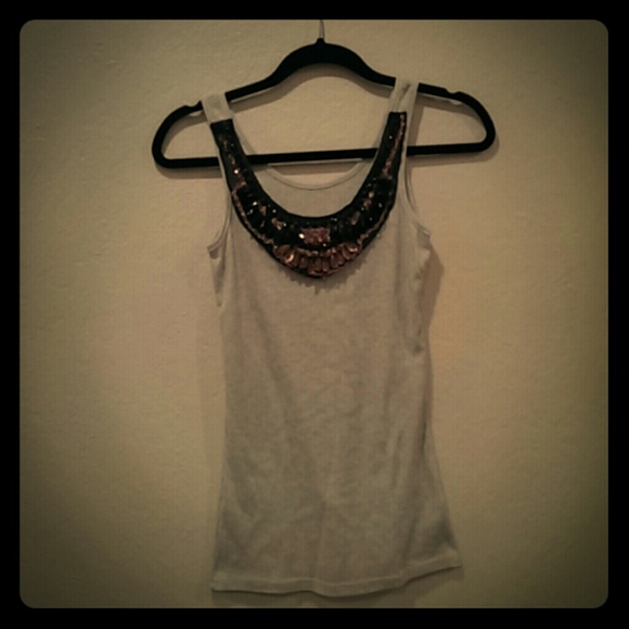 long basic tank with jewelry
