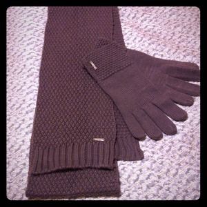 Calvin Klein Scarf & Gloves
