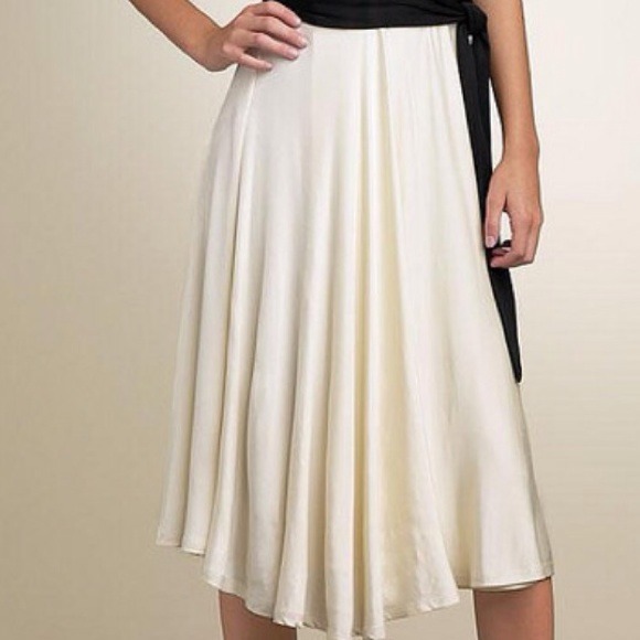 🎀HP 8/6🎀 DIANE VON FURSTENBERG LORA WRAP DRESS - Picture 2 of 4