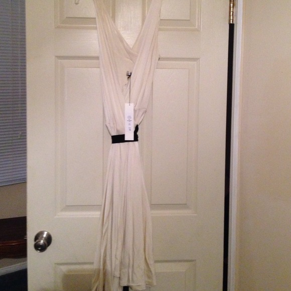 🎀HP 8/6🎀 DIANE VON FURSTENBERG LORA WRAP DRESS - Picture 3 of 4