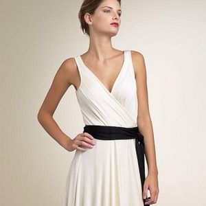 🎀HP 8/6🎀 DIANE VON FURSTENBERG LORA WRAP DRESS