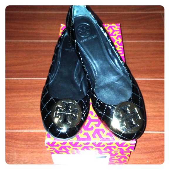 REDUCED!!!! Tory Burch Quilted flats