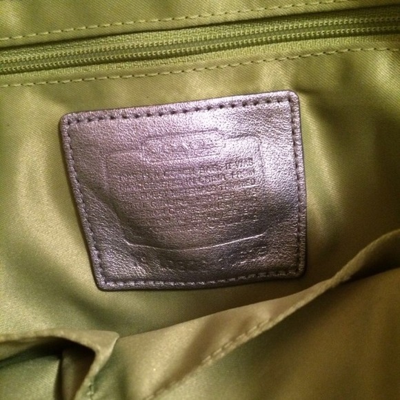 **SOLD** Coach Signature Carly Limited Edition - Picture 4 of 4