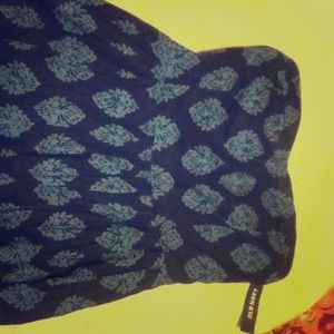 Strapless, semi sweetheart summer dress.