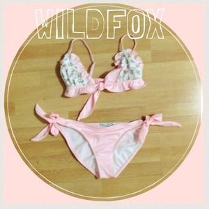 ⛔️HOLD⛔️WildFox couture bikini set