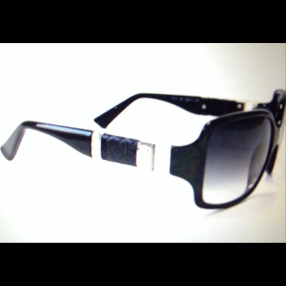 Fendi Sunglasses - Picture 2 of 4