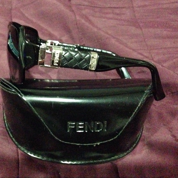 Fendi Sunglasses - Picture 4 of 4