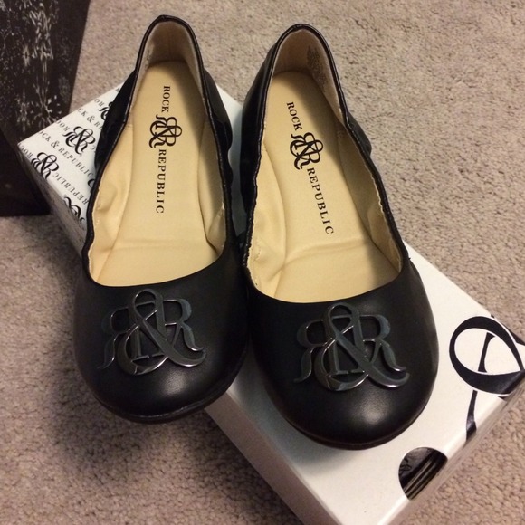 Rock & Republic  Black Flats