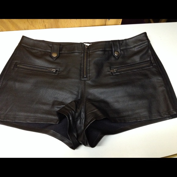 ✨REDUCED✨French Connection faux leather shorts