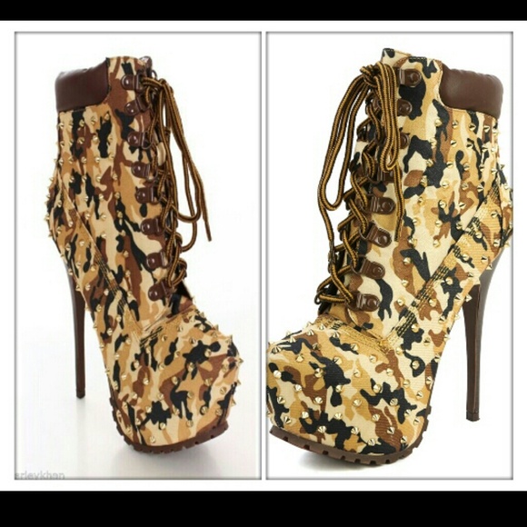 ✨HOST PICK ✨ Camo Spike Boots