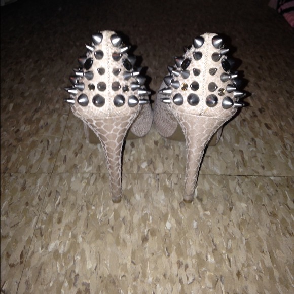 Shoes - Picture 2 of 2