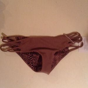 Hapa La riviera bottoms NWT /Acacia swimwear