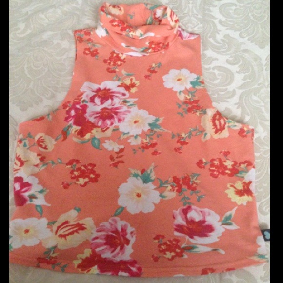 Kendal and Kylie floral crop top