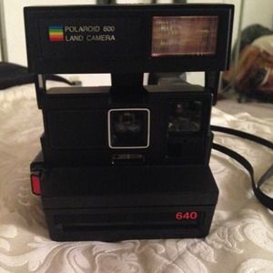 600 polaroid camera