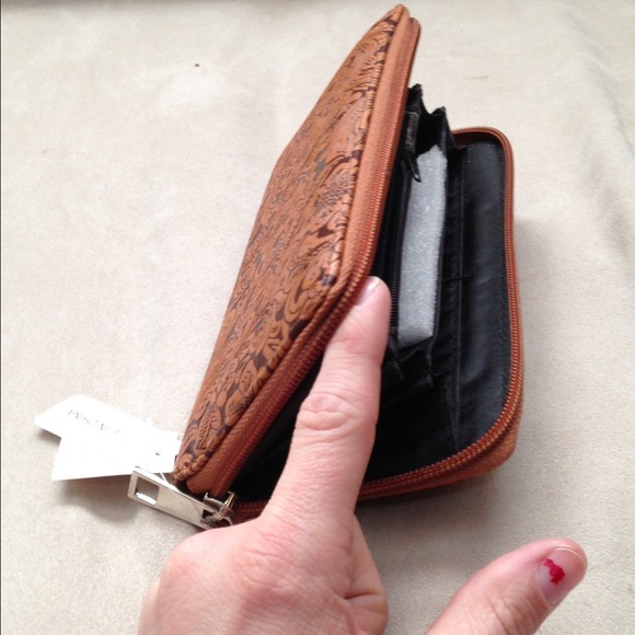 Brown pattern wallet - Picture 3 of 3