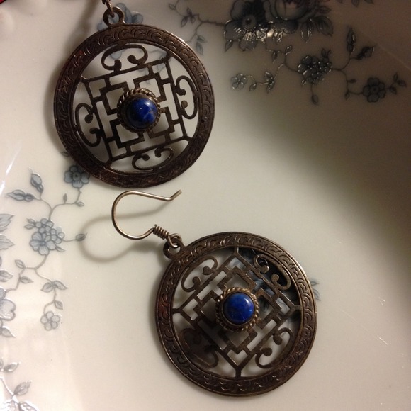 Sterling Silver Tibetan earrings Lapis center - Picture 3 of 4