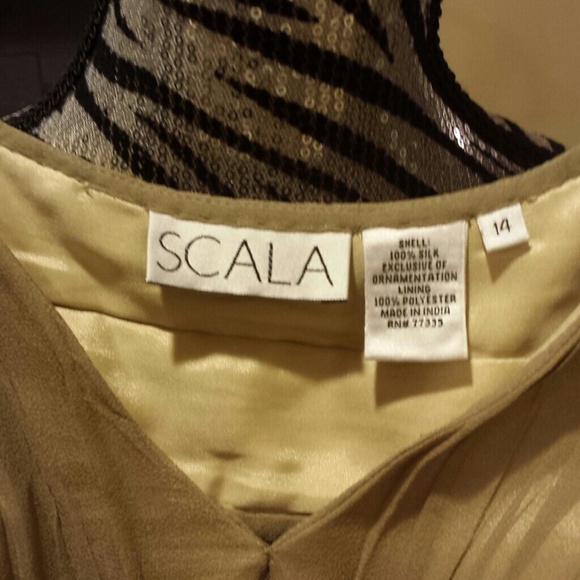 This Scala is beautiful. I may have to keep. =) - Picture 2 of 3