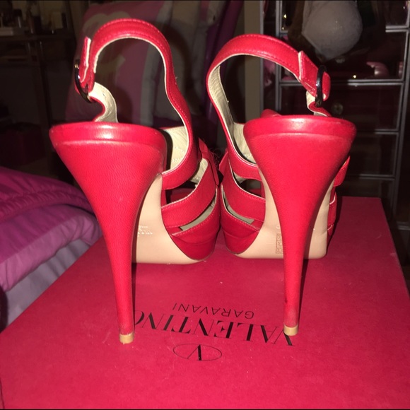 Red Leather Valentino Rose Slingback Pumps - Picture 4 of 8