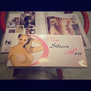 Strapless silicone bra