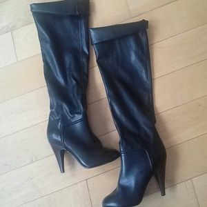 Colin Stuart black leather boots