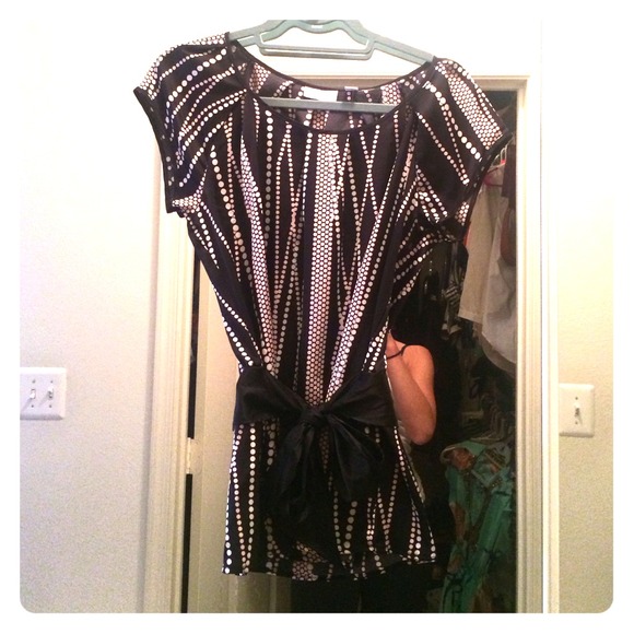 NEVER WORN B4 blouse. Great for the working girl!