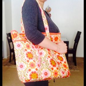 Beautiful Vera Bradley large bag