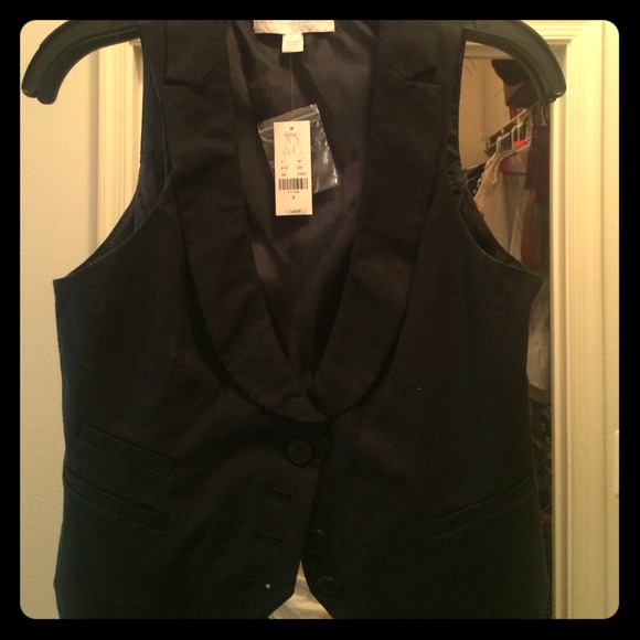 Never worn Black vest