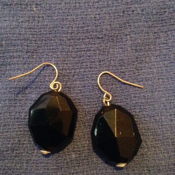 Matching earring set - Picture 4 of 4