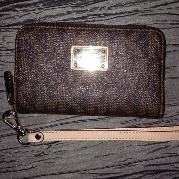MK wristlet wallet