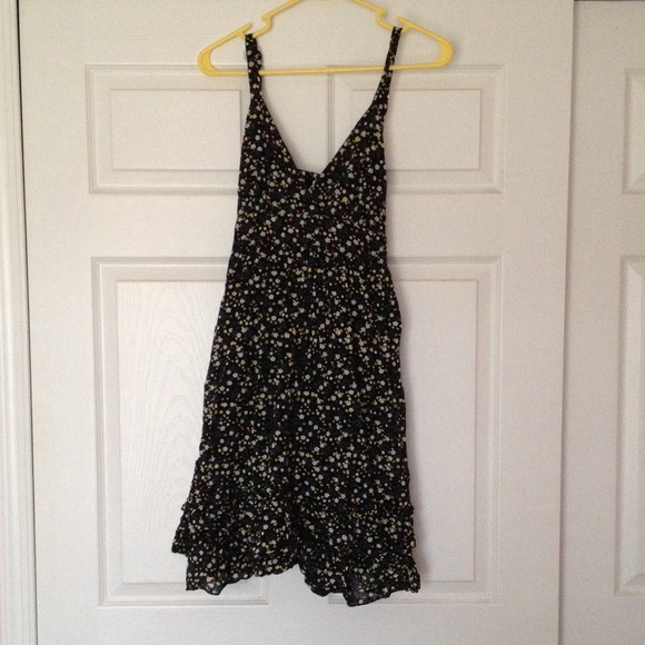 Floral print dress size M (could fit small)