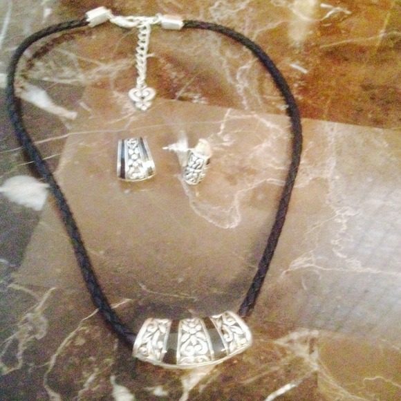 💖REDUCED💖Blk/silver pendant necklace & earrings - Picture 1 of 5