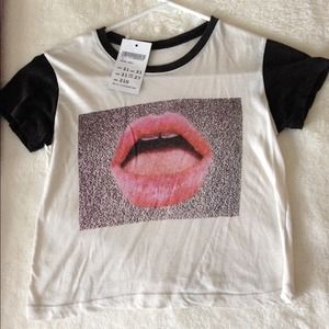 Brandy melville graphic top
