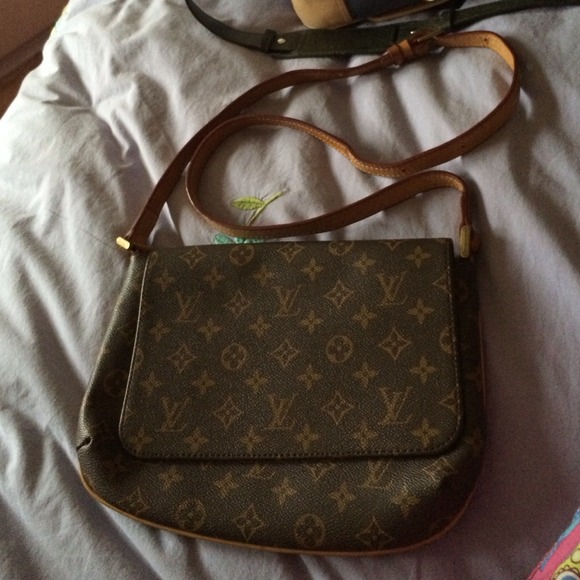 JUST REDUCED!!!!    LV bag