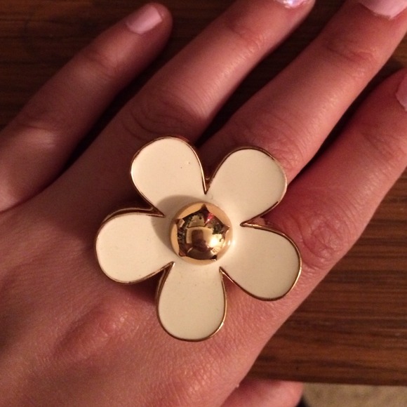 Marc Jacobs Daisy Perfume Solid Ring