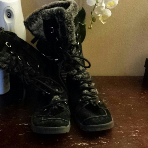Snow boots