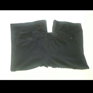 Black capri length pants