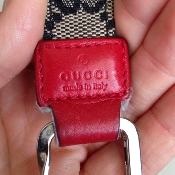 VINTAGE AUTHENTIC GUCCI KEYCHAIN - Picture 2 of 4
