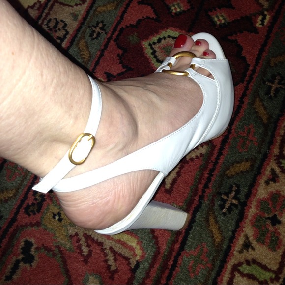 SHOES👠 - Picture 2 of 3