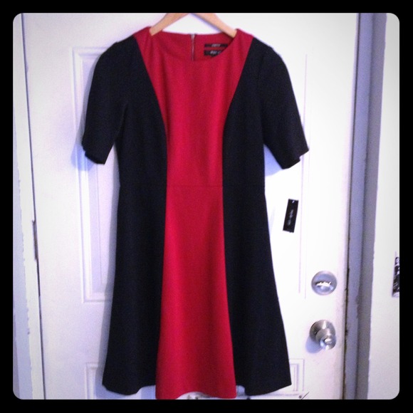 Sold!⏰Red and black cocktail dress!