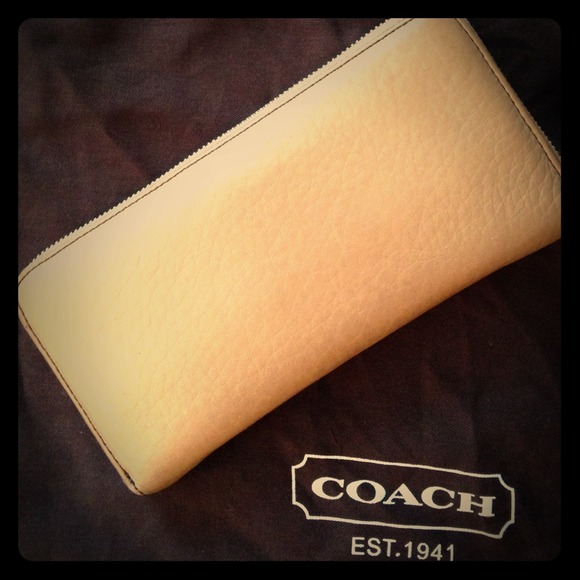 Authentic Coach accordion zip wallet