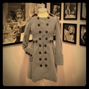 Gorgeous Grey- Blue Coat!!💙