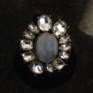 Pretty stretch band cocktail ring. New in box