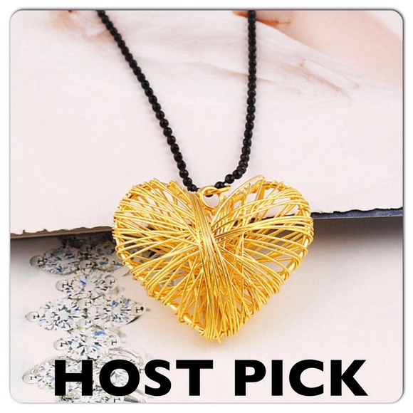💍 ( 2 for $20 )  Hollowed out Heart statement Necklace