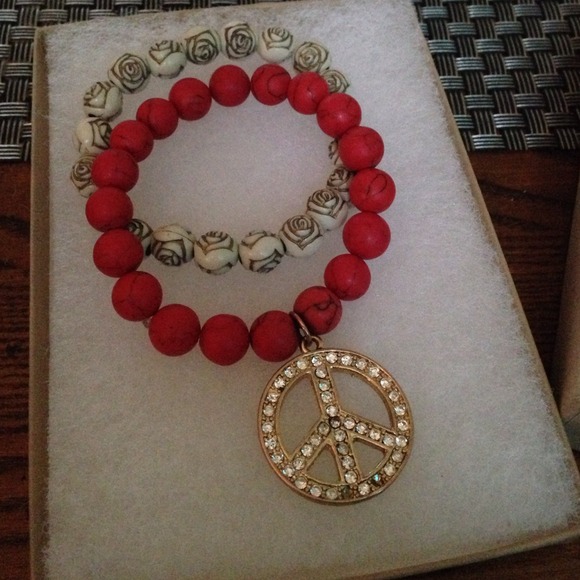 Set of 2 Hippie Chic rose and peace bracelets