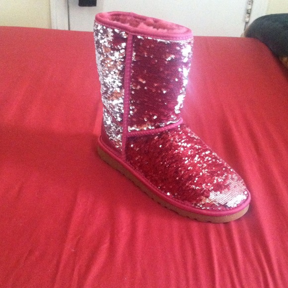 Uggs - Picture 4 of 4