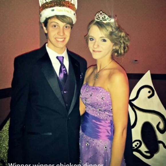 Formal dress - Picture 2 of 2