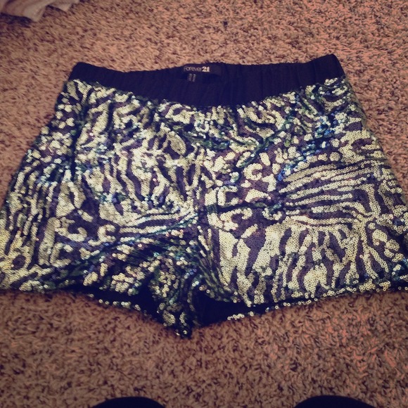 BNWT high waisted sequin shorts - Picture 1 of 3